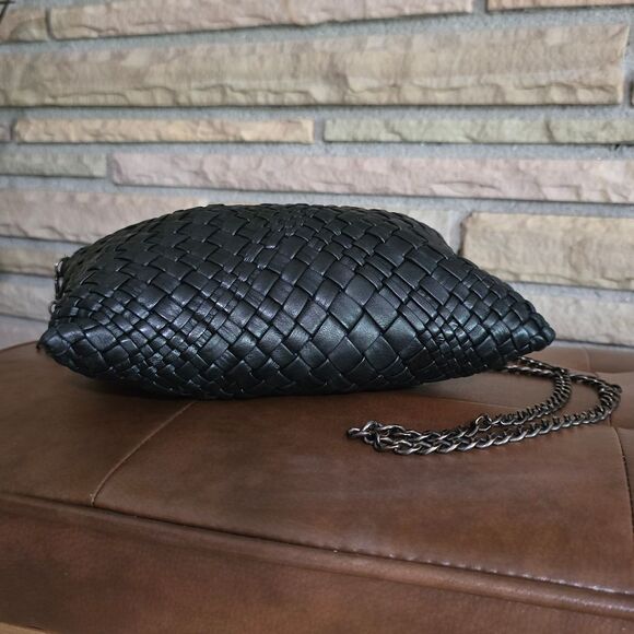 🐢 Falor Black Woven Crossbody Bag with Chain Strap - Picture 11 of 15